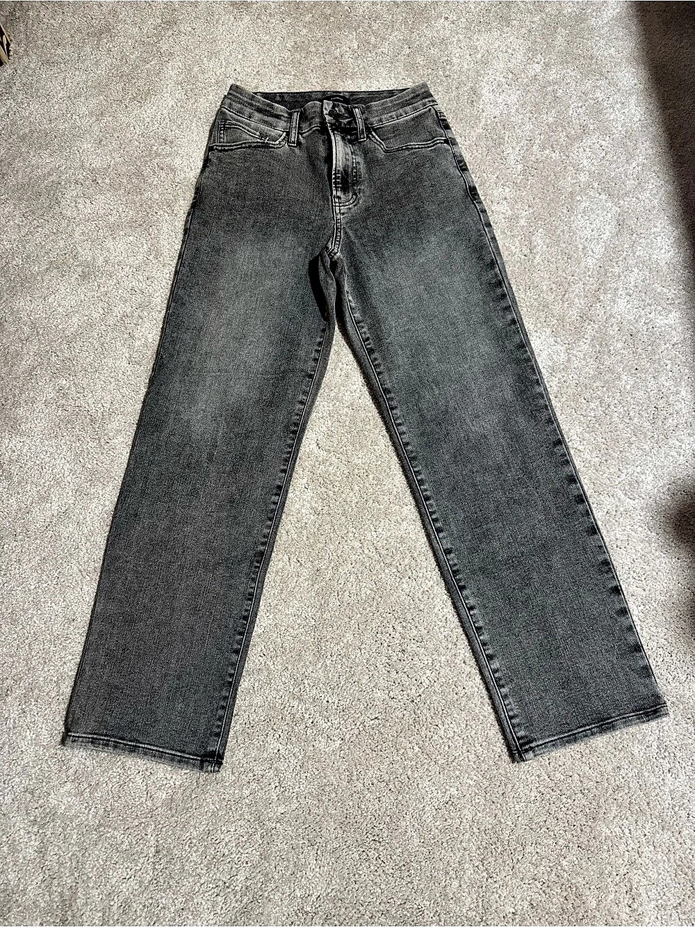 Express FLEXY HIPS Straight Ankle Straight Leg Gray Size Small Like New